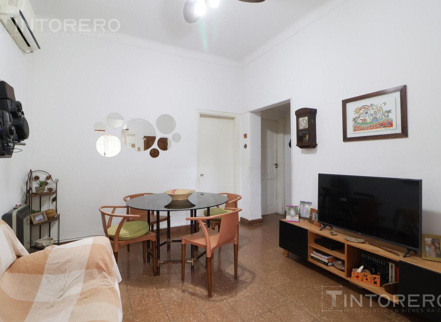 Foto de VENTA CASA 4amb SAENZ PEÑA, C/ PATIO, COCHERA Y TERRAZA, imagen 3