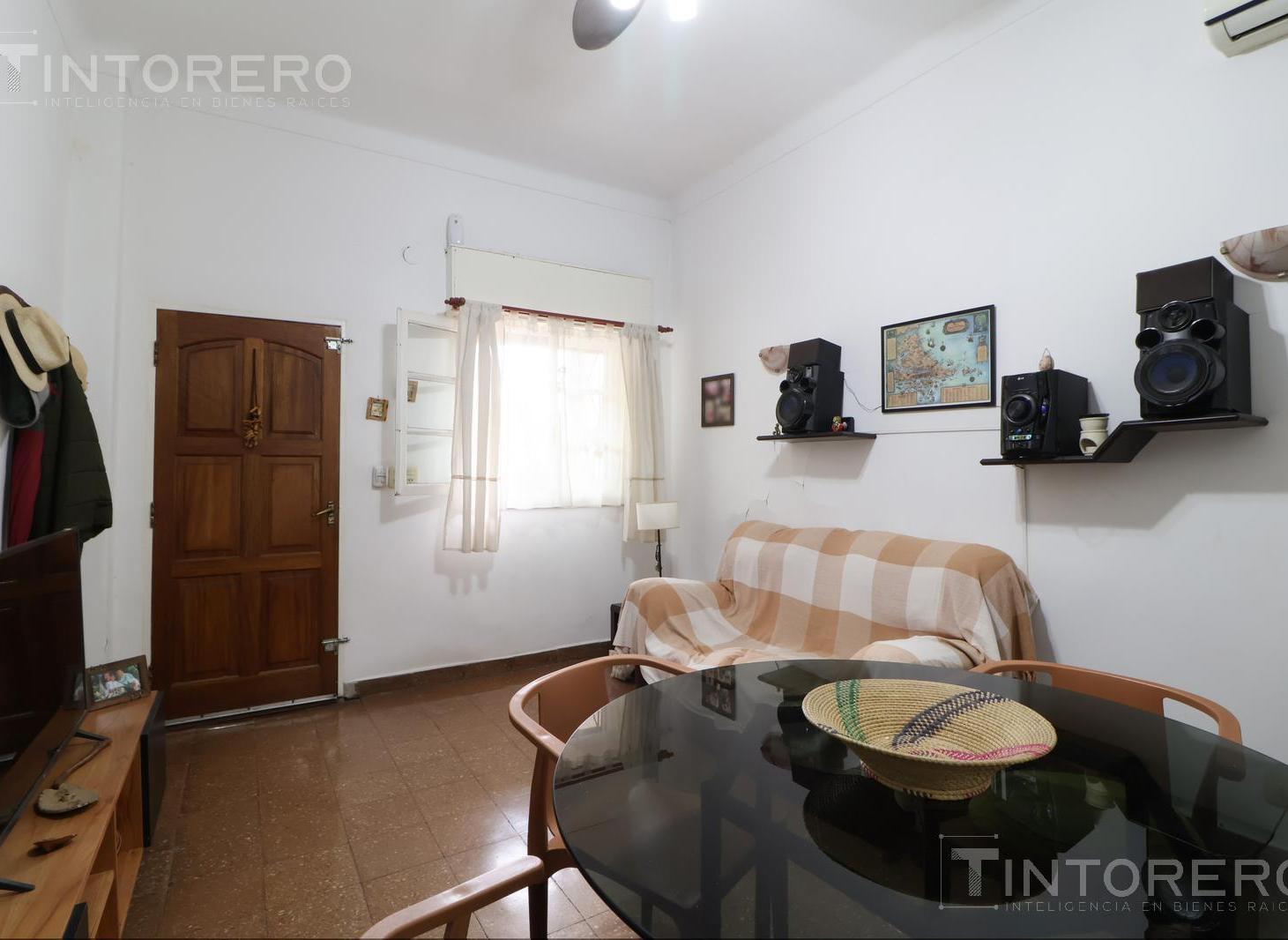 Foto de VENTA CASA 4amb SAENZ PEÑA, C/ PATIO, COCHERA Y TERRAZA, imagen 4