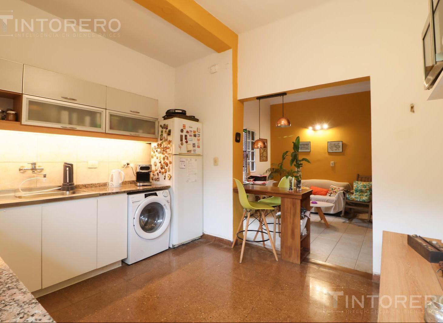 Foto de VENTA CASA 4amb SAENZ PEÑA, C/ PATIO, COCHERA Y TERRAZA, imagen 1