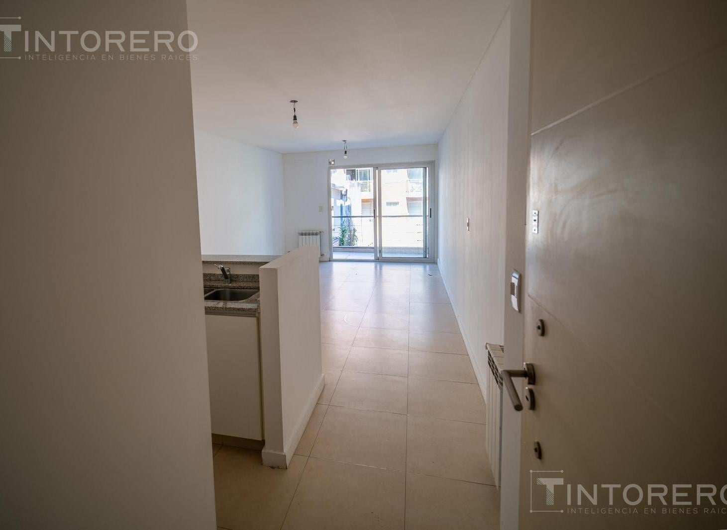 Foto de Venta Departamento Monoambiente Castelar Norte Centro con Balcón, imagen 5