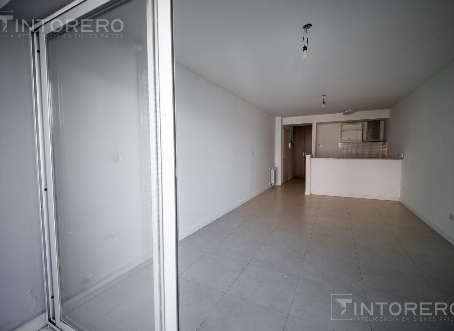 Foto de Venta Departamento Monoambiente Castelar Norte Centro con Balcón, imagen 2