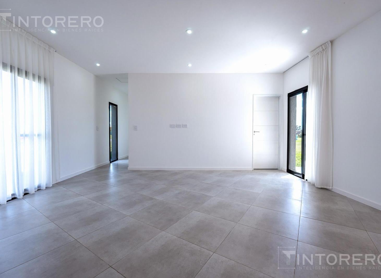 Foto de Casa en Venta Moderna y Sustentable a Estrenar en Barrio Privado Los, imagen 4