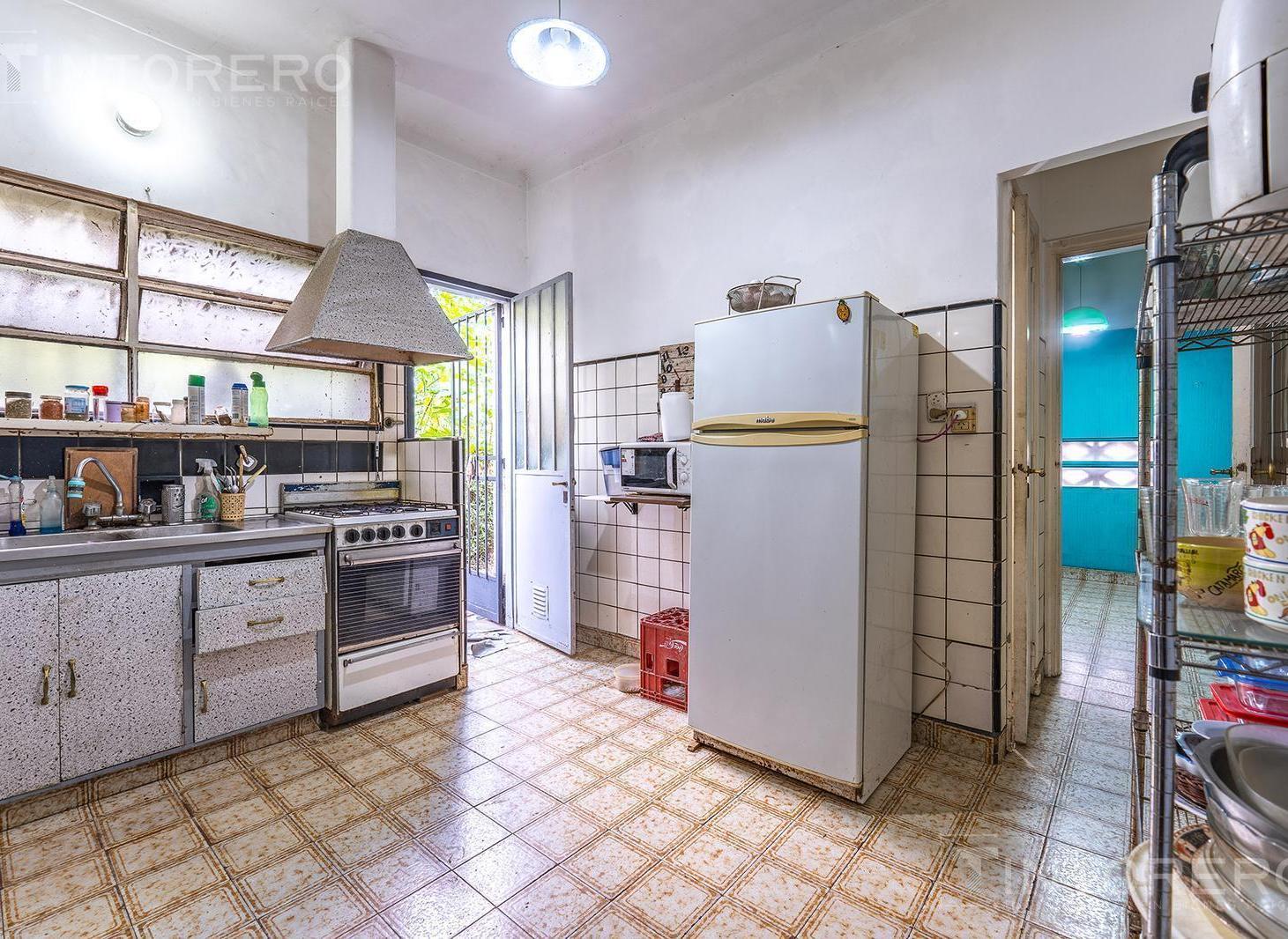 Foto de Venta Casa 5amb con Parque y Pileta Castelar Centro, imagen 5