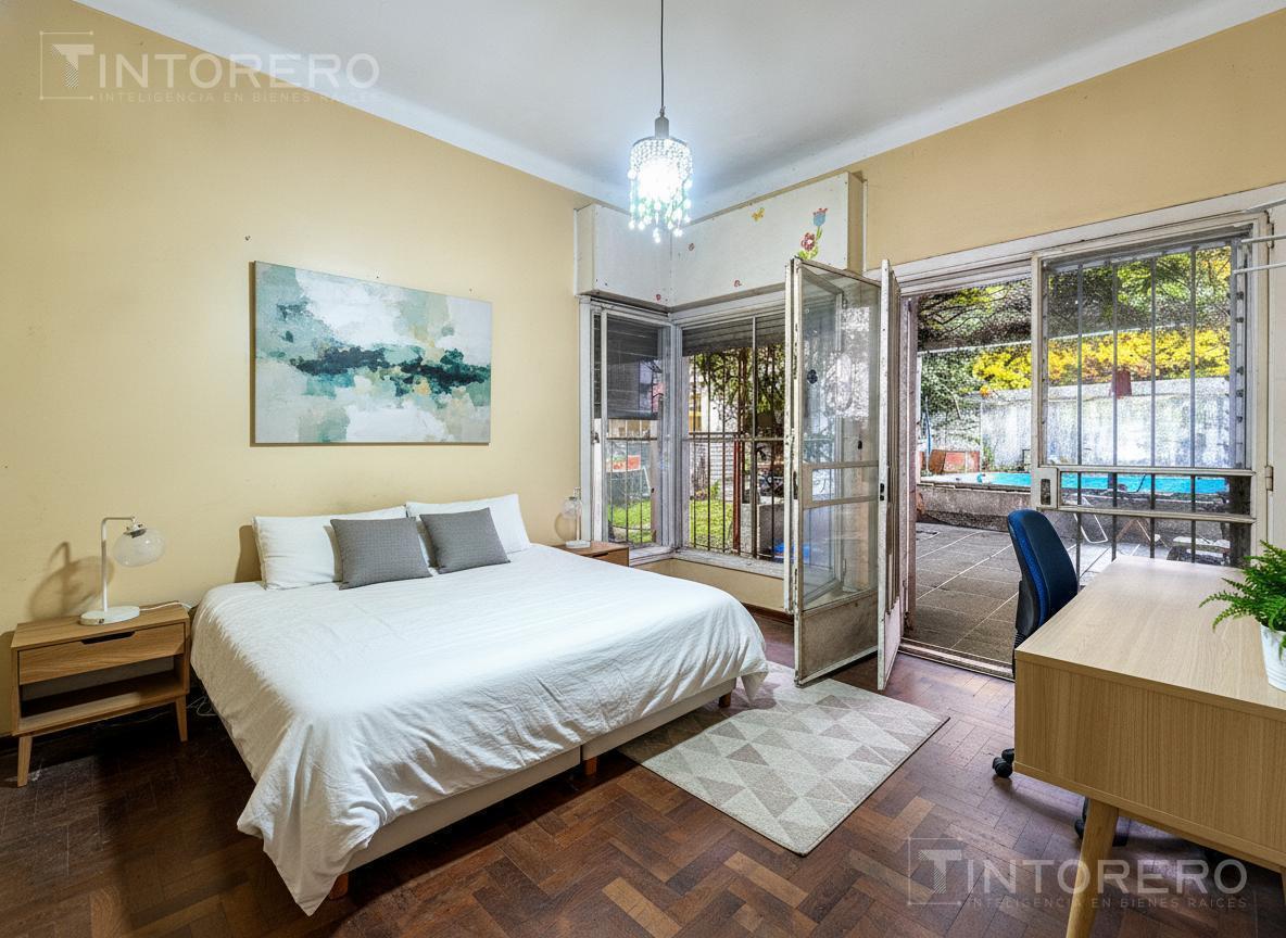 Foto de Venta Casa 5amb con Parque y Pileta Castelar Centro, imagen 1
