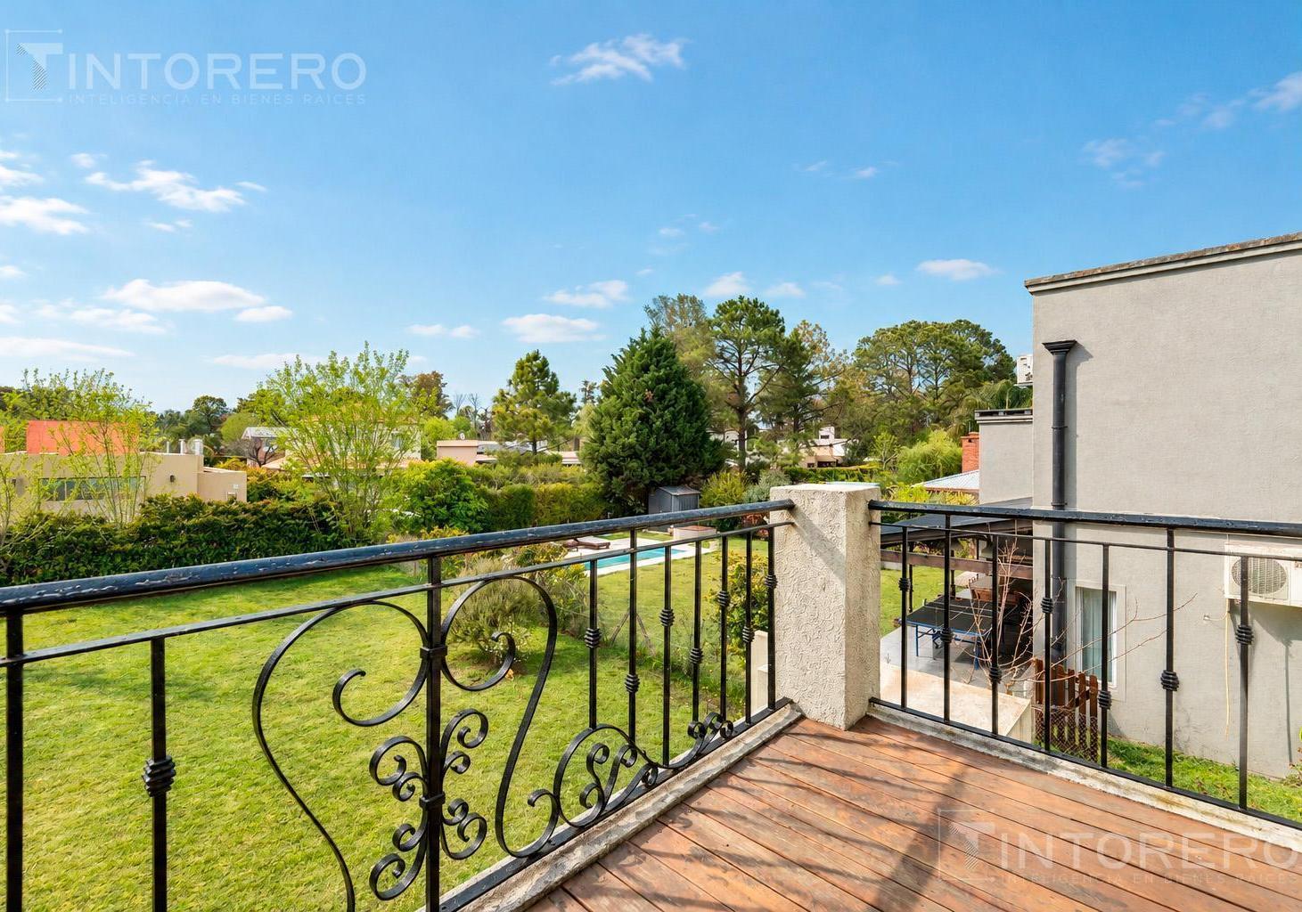 Foto de Casa en venta de 4 ambientes con amplio parque en Barrio Lujan Del Sol., imagen 5