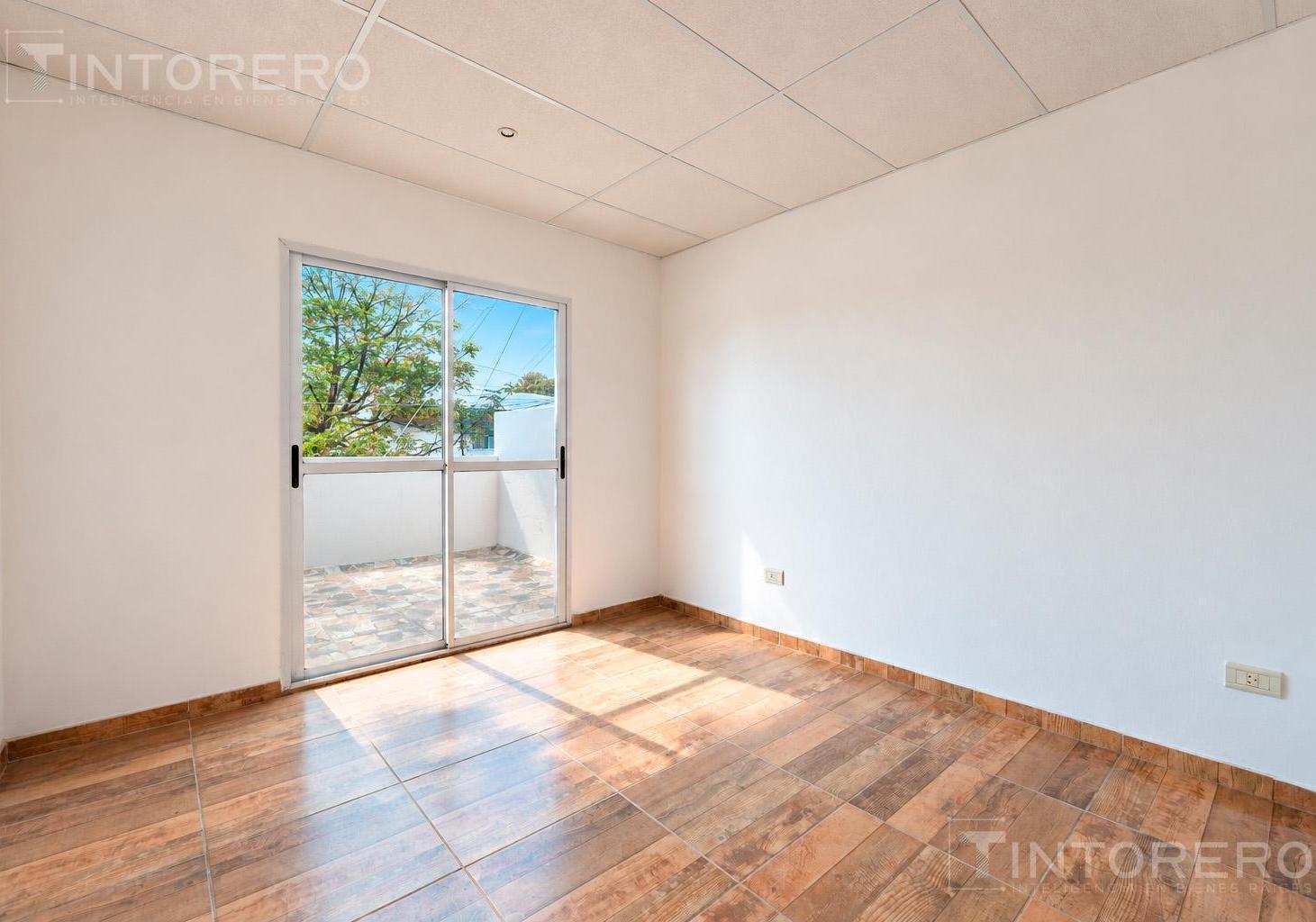 Foto de PH en venta de 3 ambientes con patio y cochera a estrenar en Aldo Bonzi, imagen 3