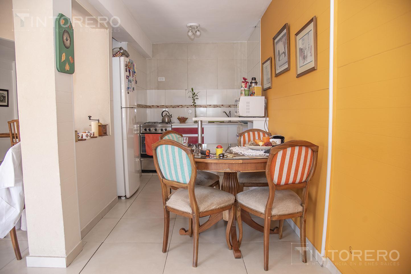 Foto de Alquiler Departamento 4 ambientes con Terraza Propia en Castelar Centro, imagen 4