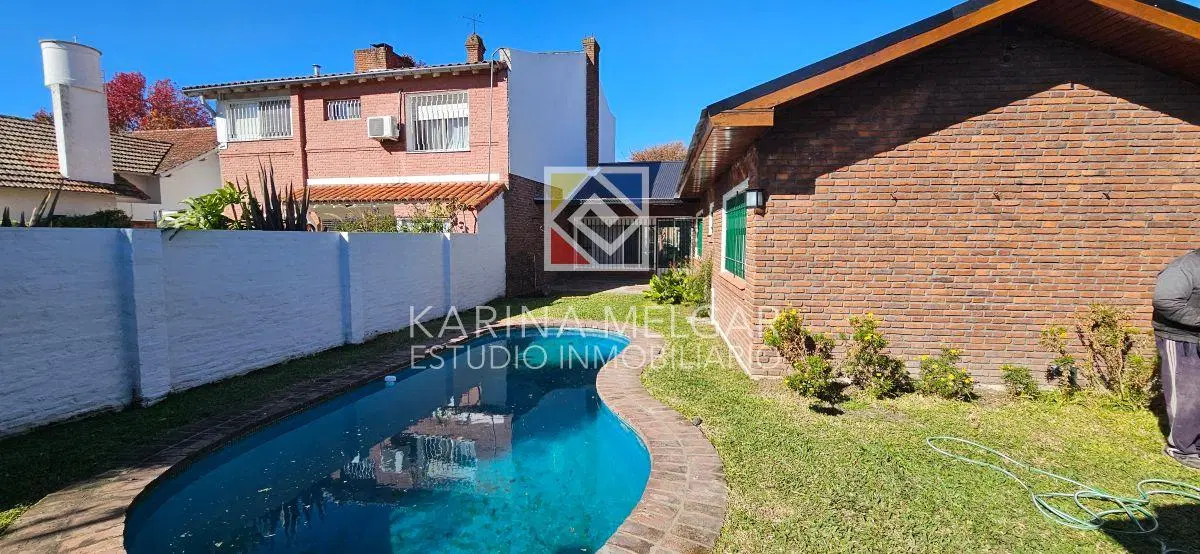 ALQUILER CASA DOS DORMITORIOS ESCRITORIO PILETA 3