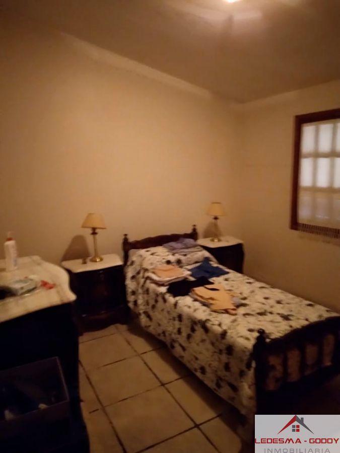 Casa en Venta de 3 Dorm. C/ Cochera en Villa Giardino 5