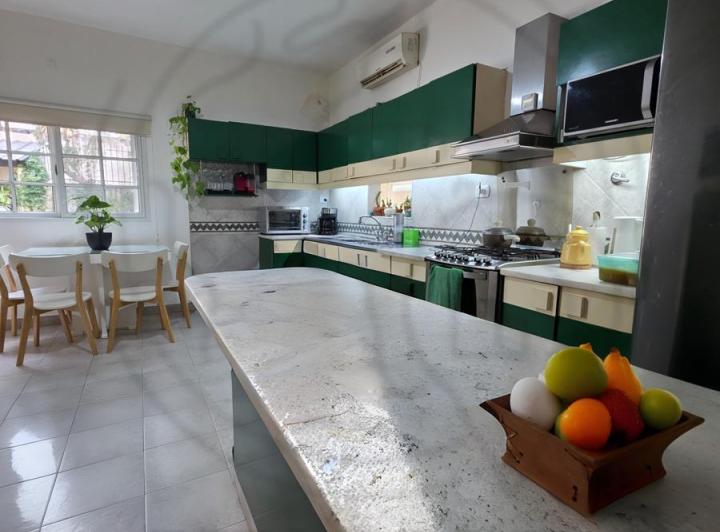 Casa en Centro de San Isidro, 4 dormitorios, garaje, jardín y más 3