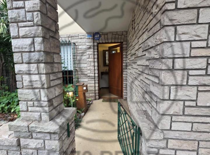 Casa en Centro de San Isidro, 4 dormitorios, garaje, jardín y más 5