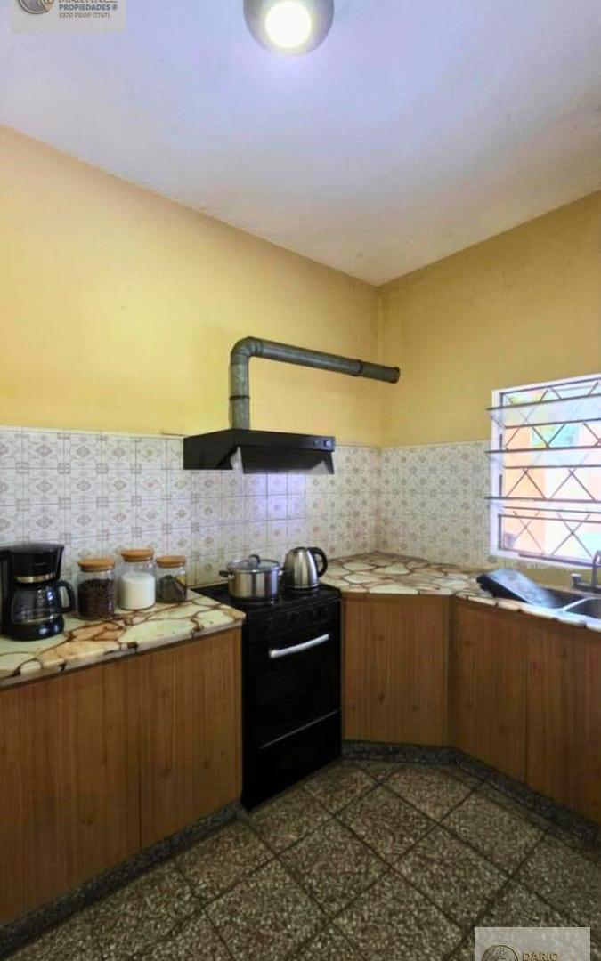 Foto de Casa en venta 3 dormitorios, baño, toilette, cochera, fondo, terraza, imagen 4