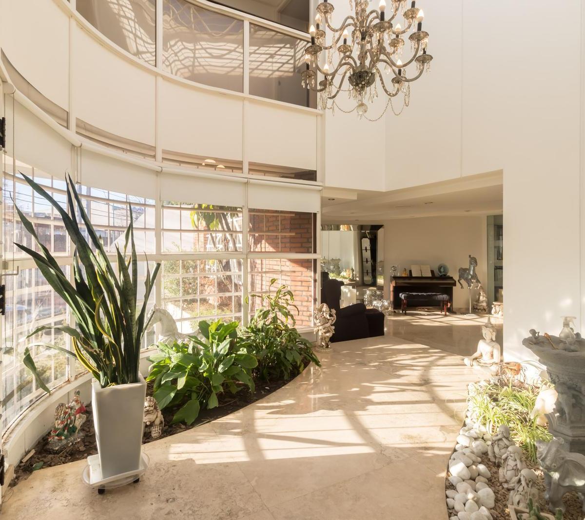 Casa en Venta en Belgrano R - Doble Frente - Sucre 4100 - Parque - Piscina - Quincho 2
