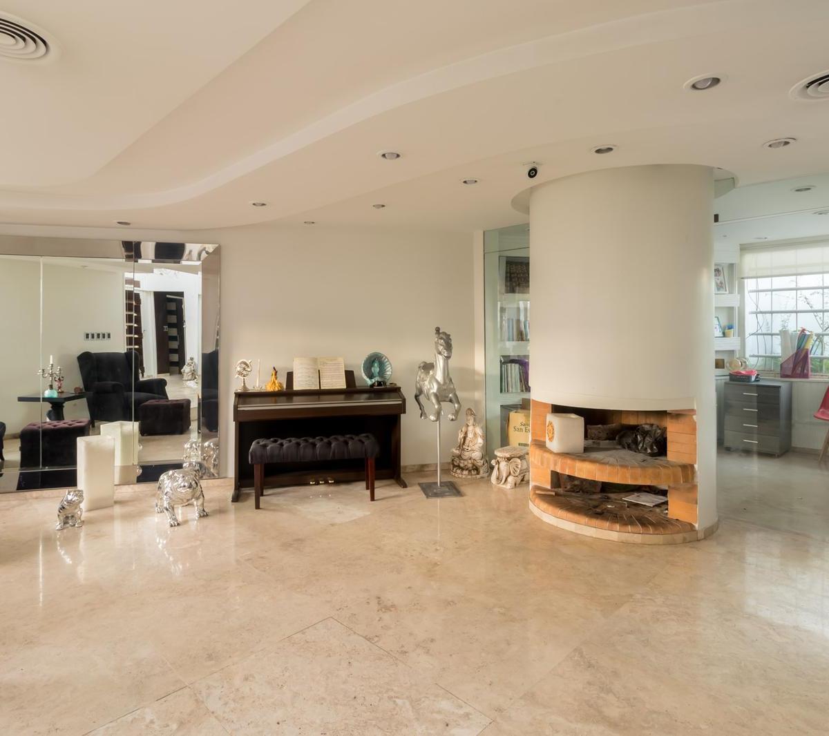 Casa en Venta en Belgrano R - Doble Frente - Sucre 4100 - Parque - Piscina - Quincho 1