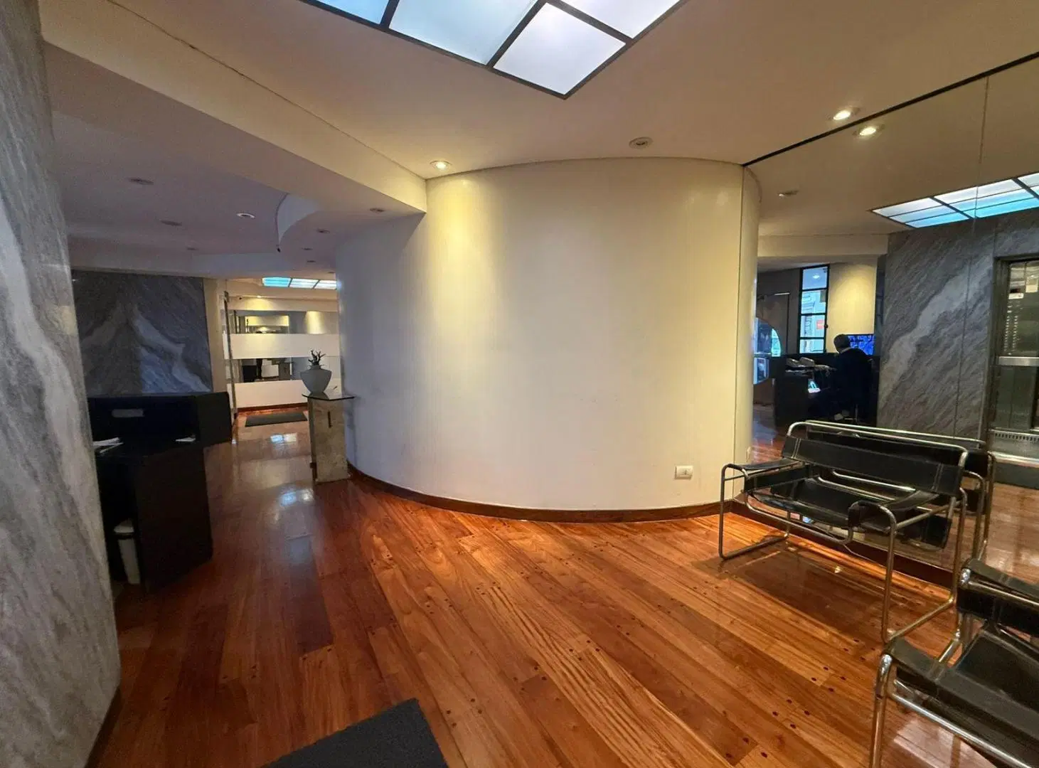 Departamento de 4 ambientes en Retiro - Marcelo T. Alvear al 1300 2