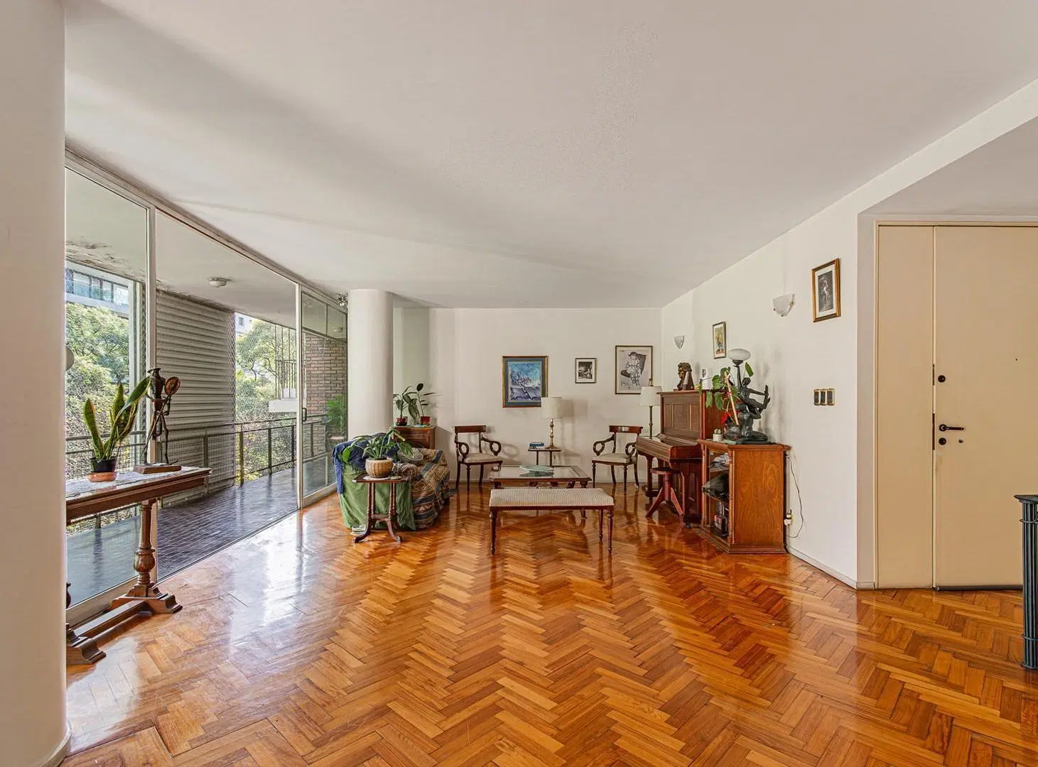 5 ambientes con cochera, piso alto, Belgrano, cochera, zona colegios. 3