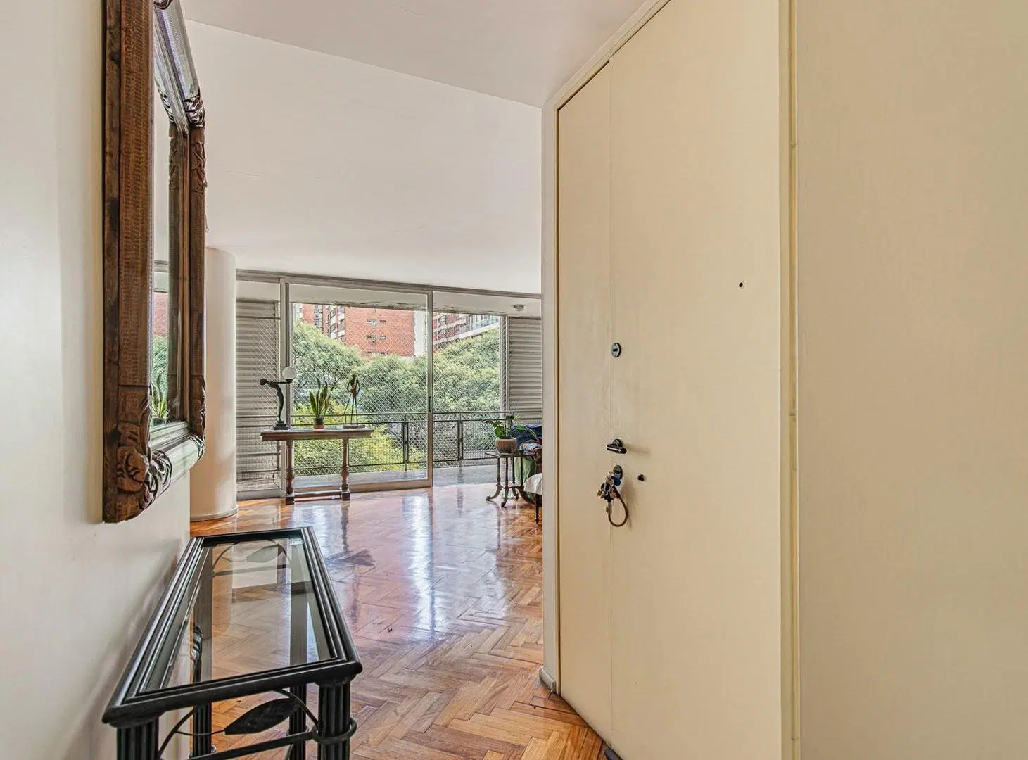 5 ambientes con cochera, piso alto, Belgrano, cochera, zona colegios. 4