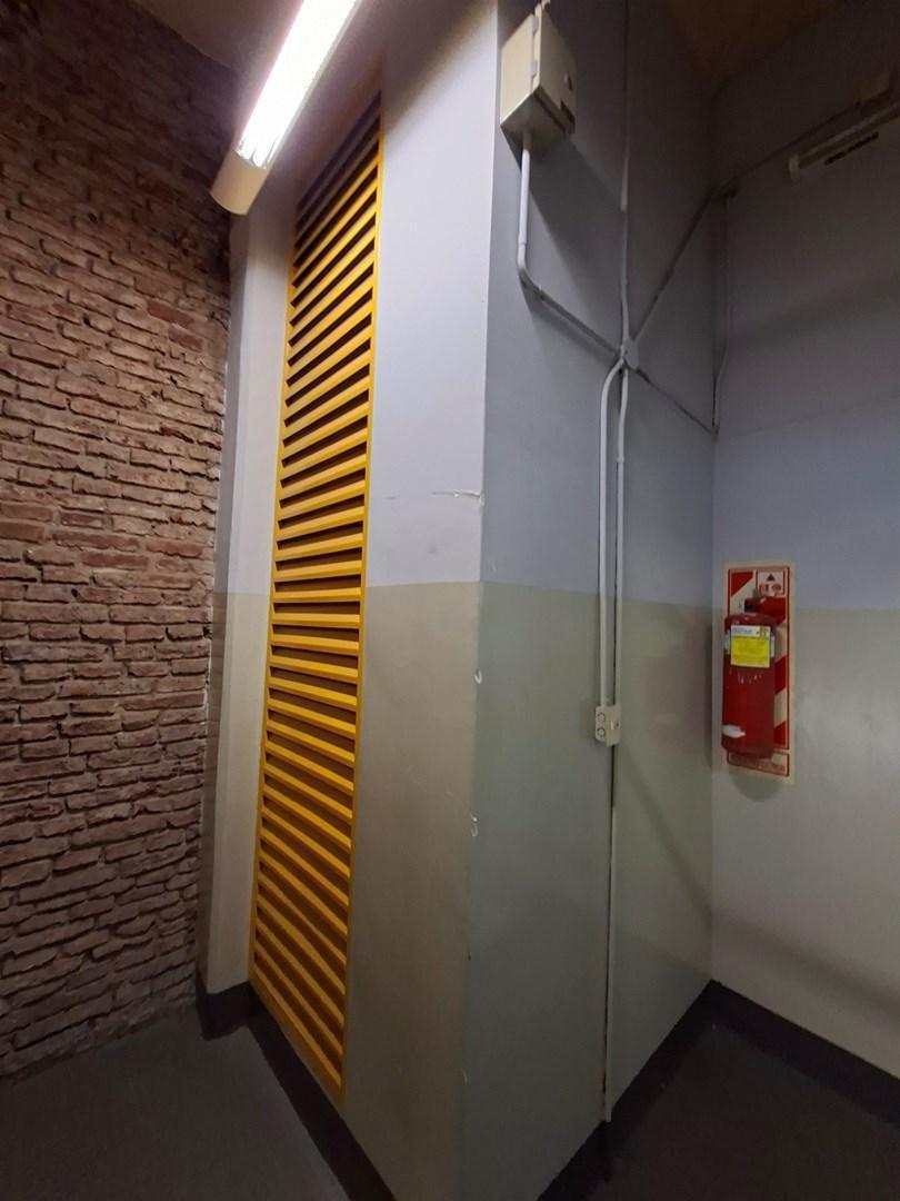 Edificio en Block, Entrada de camiones, 3 niveles, Congreso, Lote propio