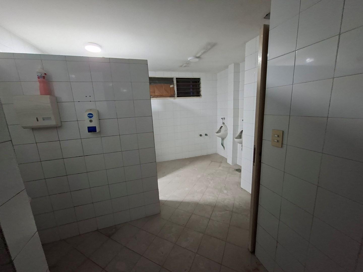 Edificio en Block, Entrada de camiones, 3 niveles, Congreso, Lote propio