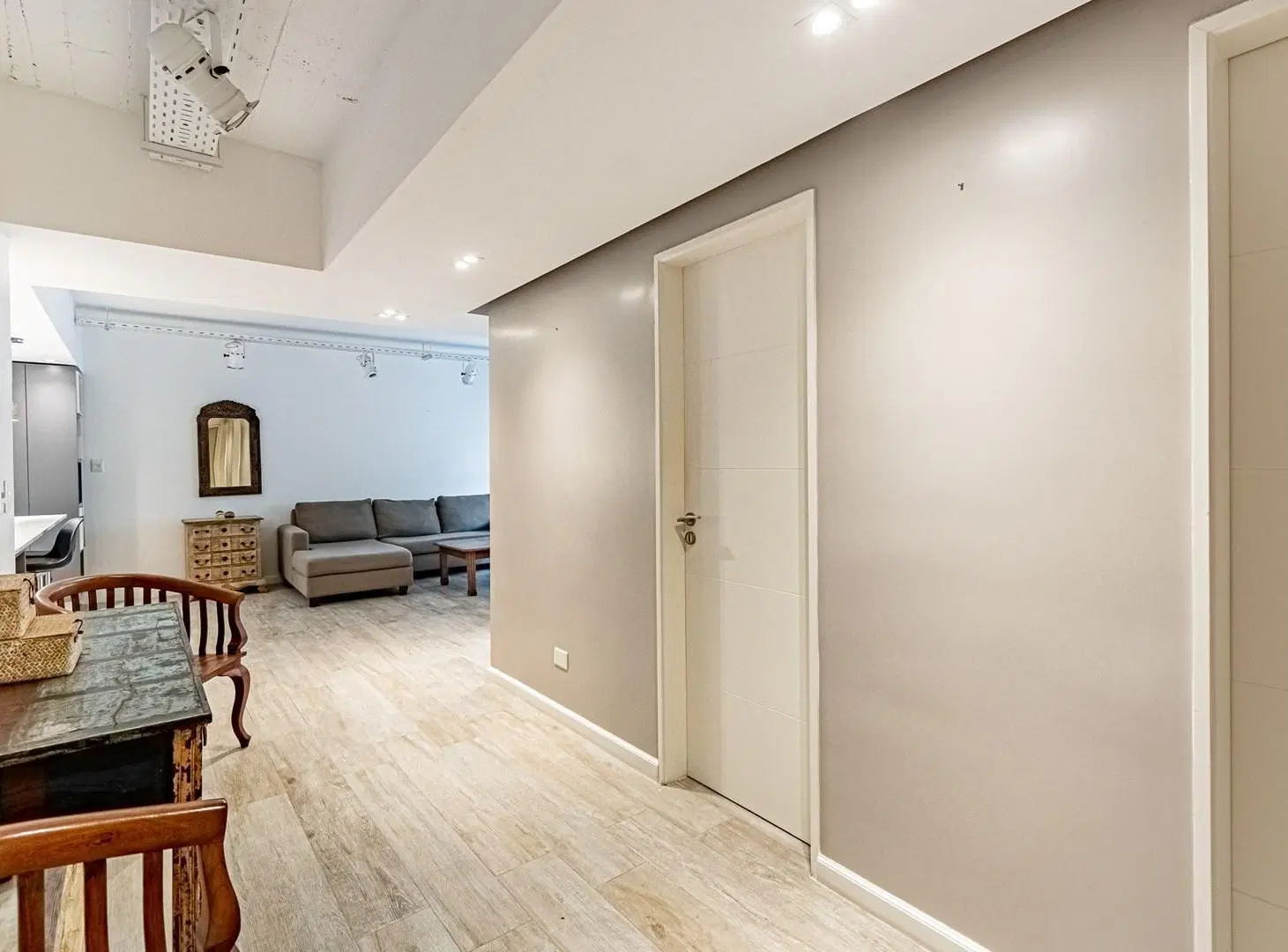 Departamento 2 dormitorios + servicio, 81 m2, Barrio Norte, Remodelado a nuevo 5