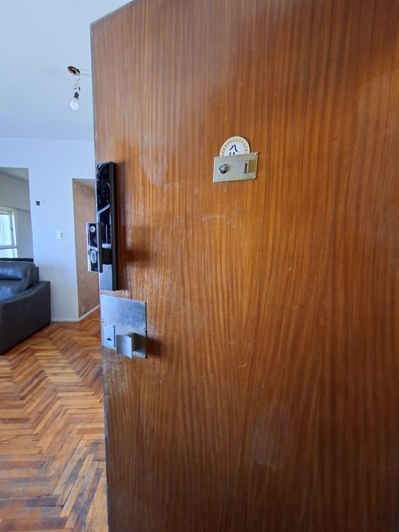 4 Ambientes, seguridad 24 hs, Piso alto, Muy luminoso. Recoleta