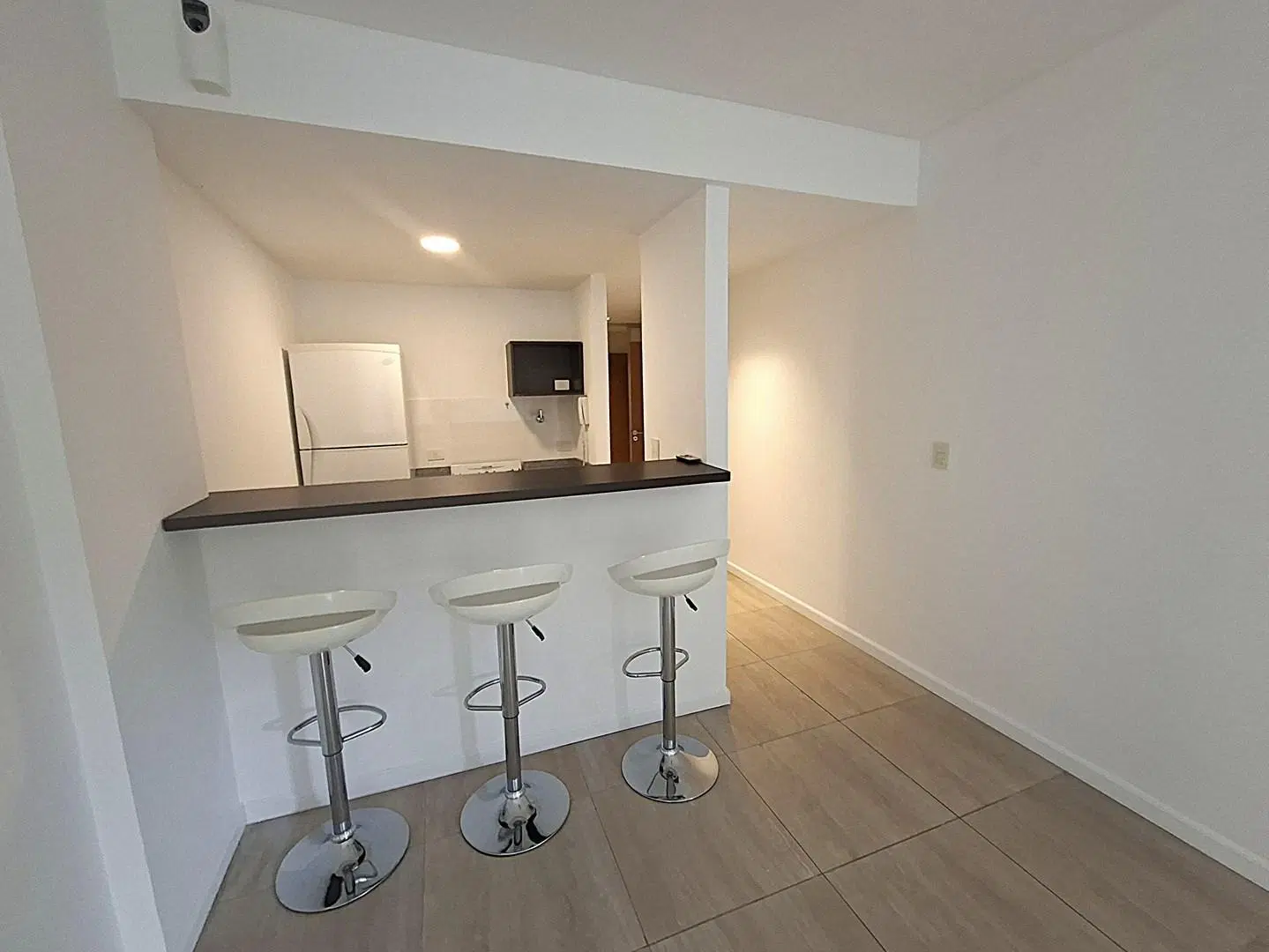 Venta , departamento con patio 44 m2 totales,  parrilla, piscina, baulera, Colegiales. Monoambiente 3