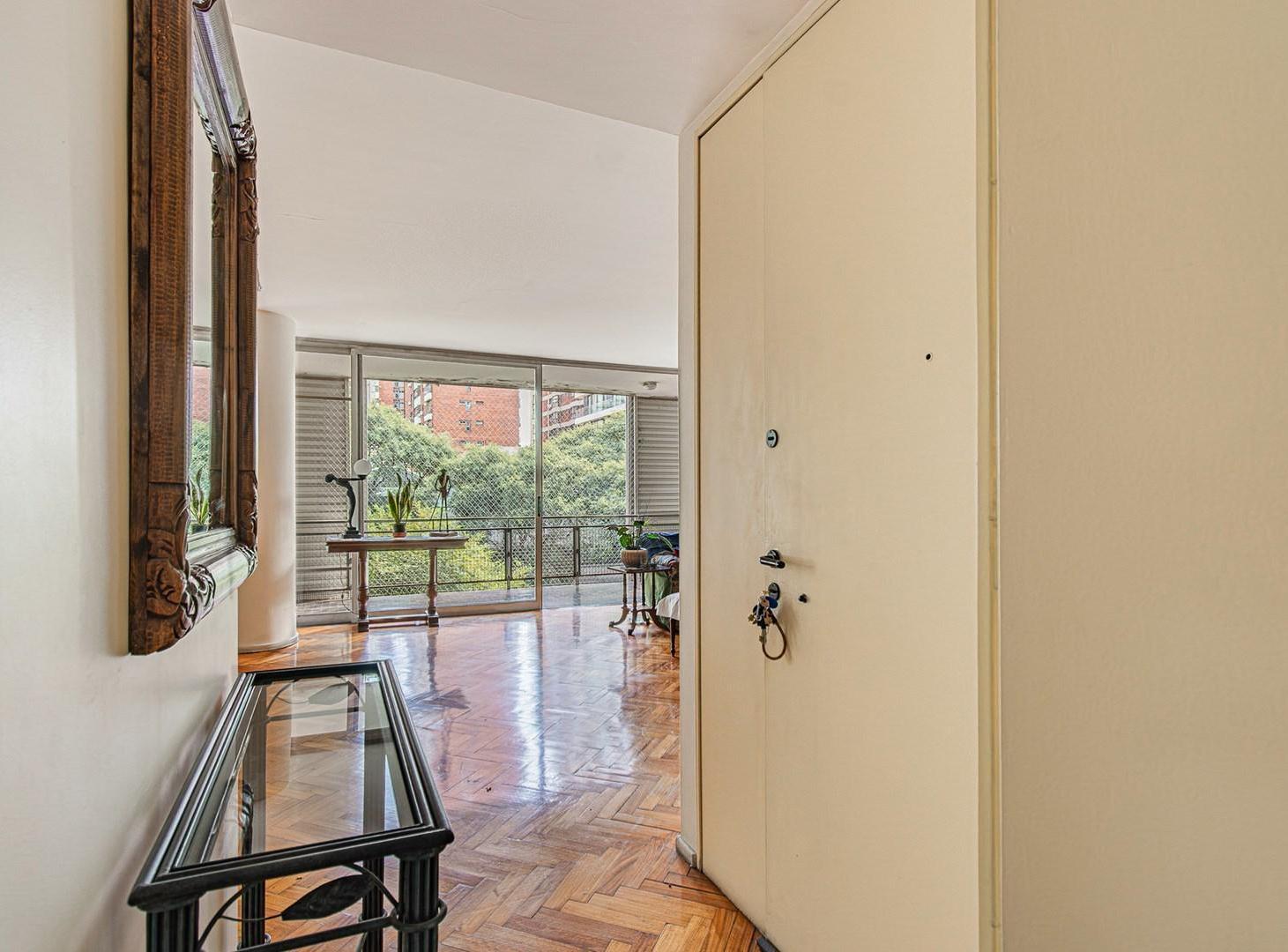 Foto de 5 ambientes, cochera fija. Pileta, venta., imagen 2