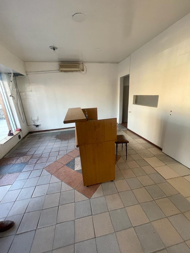 En Venta Local Comercial en Haedo 42 m² a m de La Clínica Alcorta 2