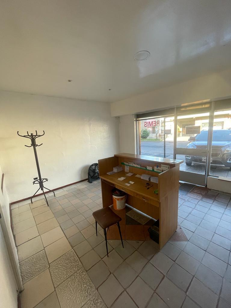 En Venta Local Comercial en Haedo 42 m² a m de La Clínica Alcorta 5