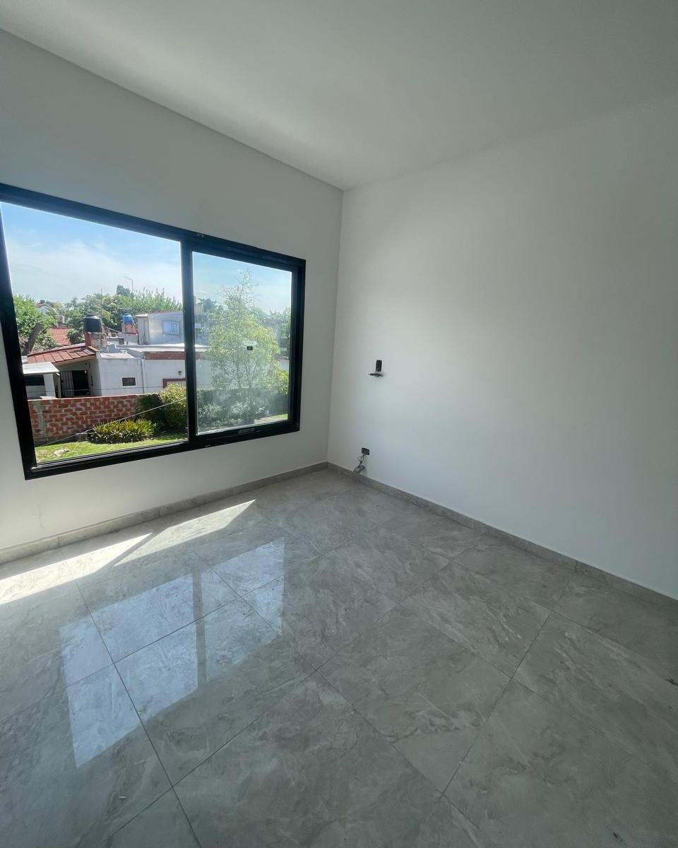 Venta Dúplex 3 1/2 Amb con Cochera Doble y Terraza Propia en Ituzaingó 4