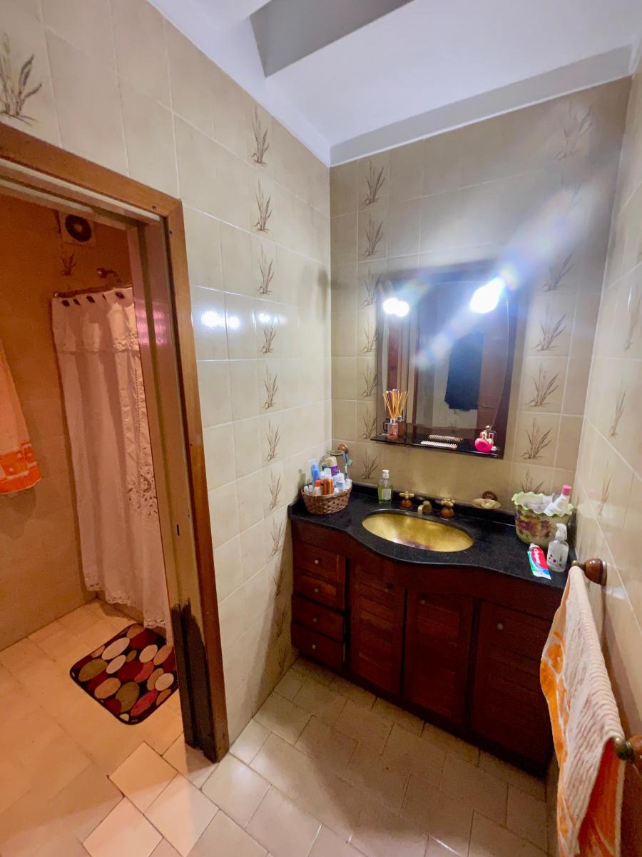 Foto de EN VENTA CHALET 4 AMBIENTES CON QUINCHO Y PISCINA EN VILLA LUZURIAGA, imagen 2