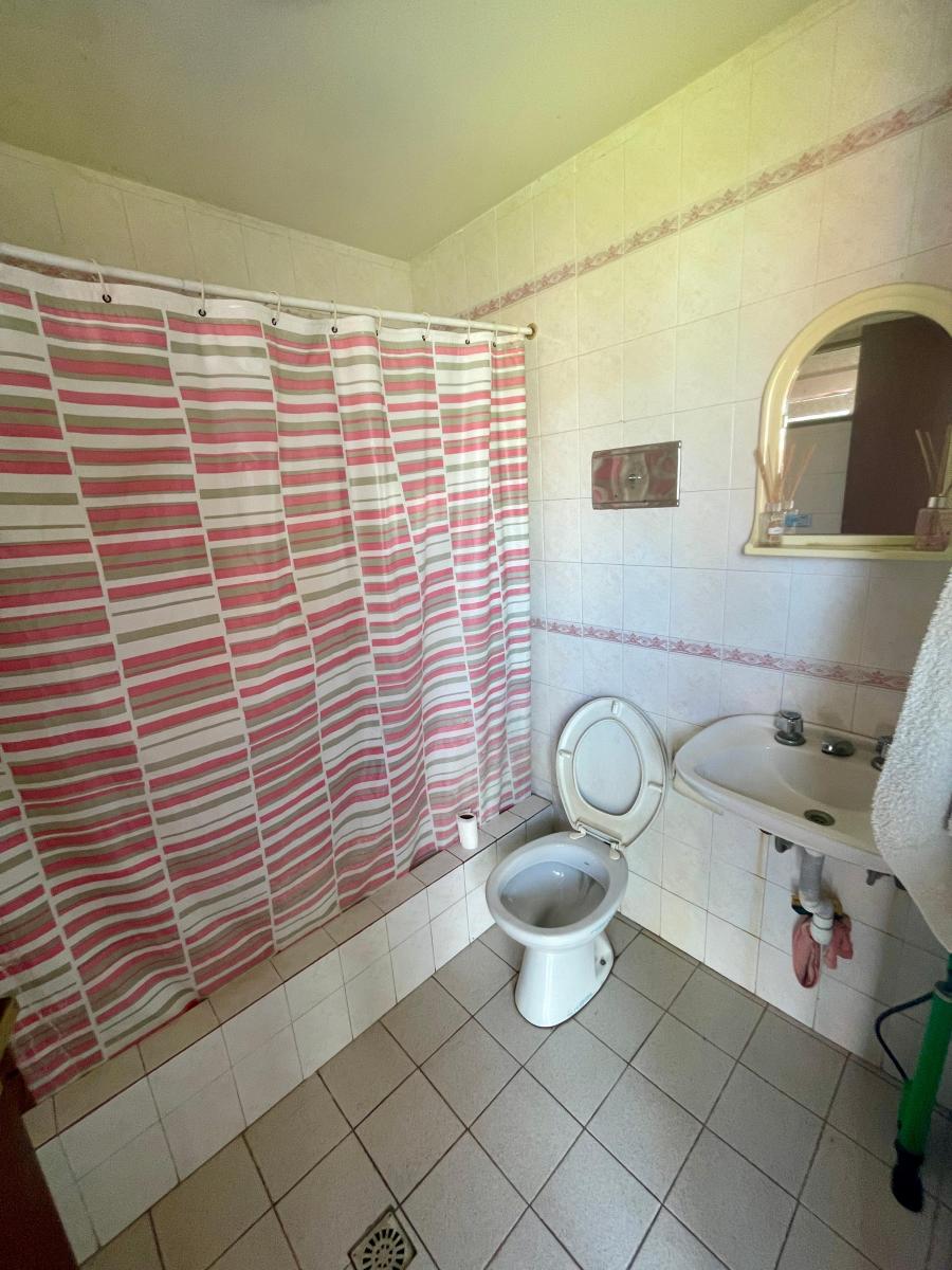 Foto de EN VENTA CHALET 4 AMBIENTES CON QUINCHO Y PISCINA EN VILLA LUZURIAGA, imagen 5