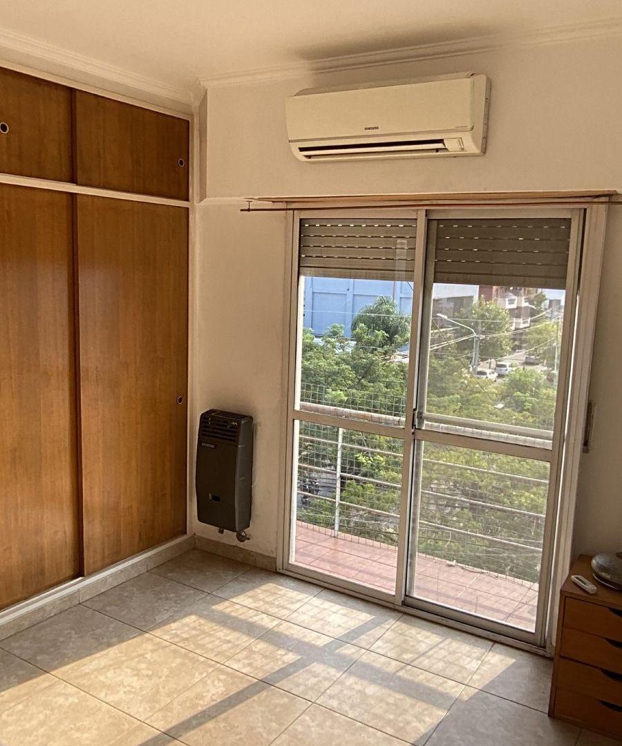 ALQUILER DEPTO 2 AMB CON PATIO Y BALCÓN EN MORÓN