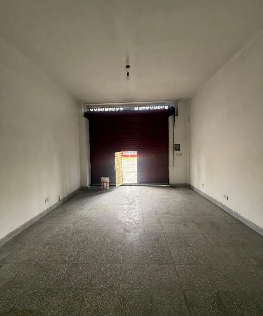 ALQUILER COMERCIAL 50M2 SOBRE AV DON BOSCO, HAEDO 5