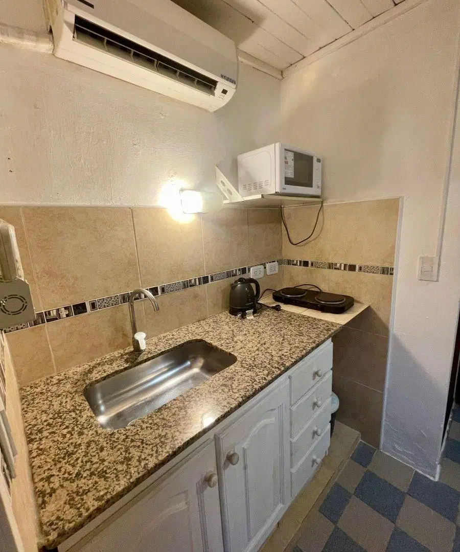 ALQUILER MONOAMBIENTE AMOBLADO Y EQUIPADO EN MORÓN 3