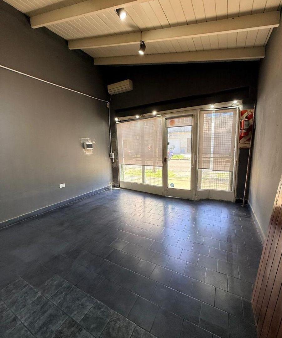 Foto de ALQUILER LOCAL COMERCIAL 22m2 EN EMILIO CASTRO Y CONCORDIA HAEDO, imagen 4