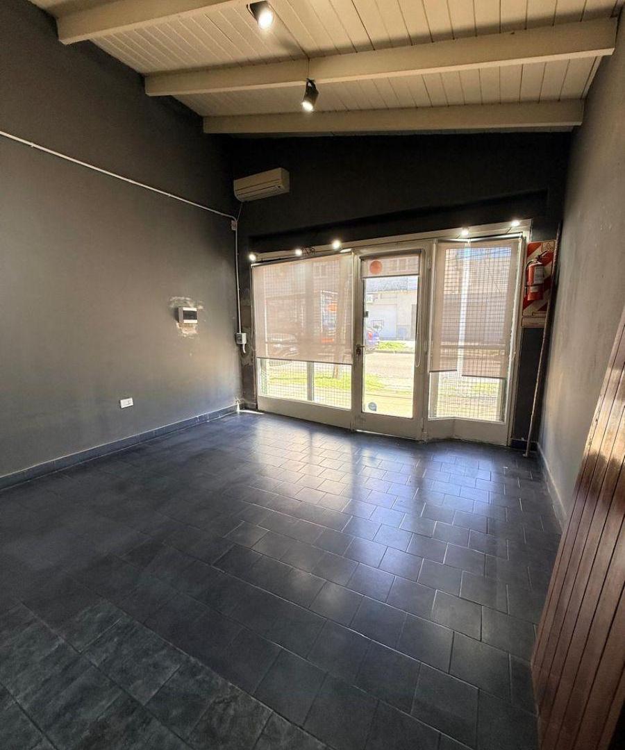 Foto de ALQUILER LOCAL COMERCIAL 22m2 EN EMILIO CASTRO Y CONCORDIA HAEDO, imagen 5