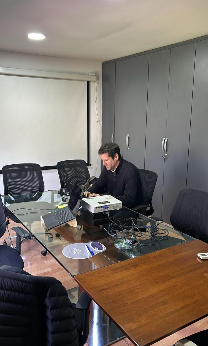 Excelente Deposito Galpon y Oficinas a 50 m Acceso Oeste - Impecable Estado 4