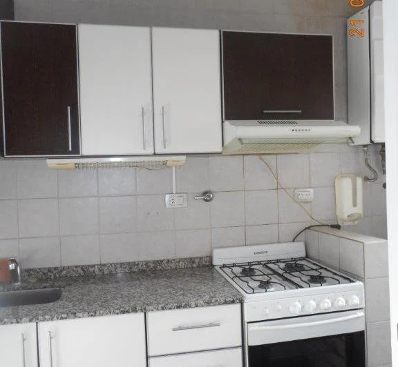 Departamento de dos ambientes en alquiler, sobre Av. Balbin 4