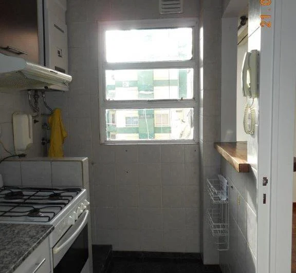 Departamento de dos ambientes en alquiler, sobre Av. Balbin 3
