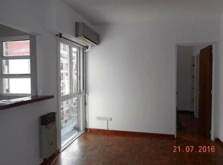 Departamento de dos ambientes en alquiler, sobre Av. Balbin 2