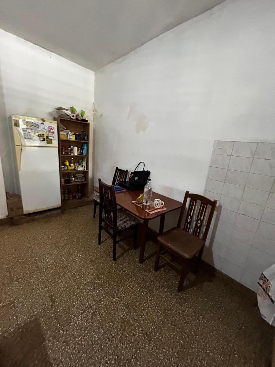 CASA EN VENTA - LOTE PROPIO - AMPLIO FRENTE
