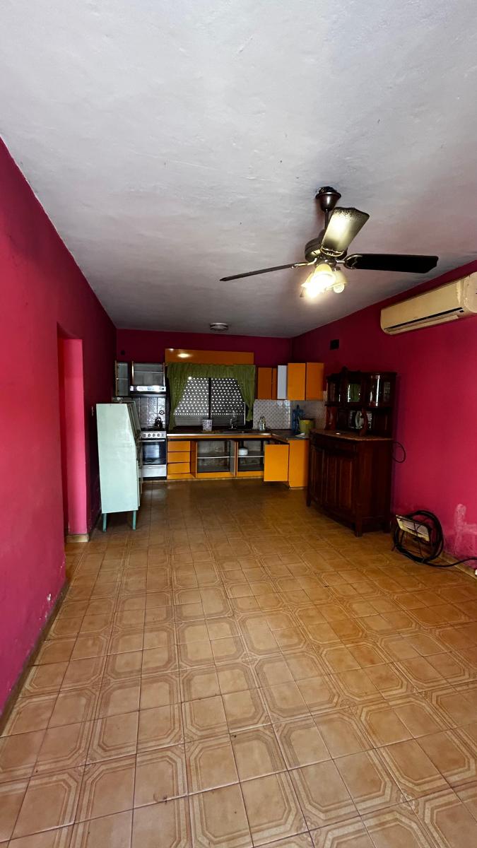 EN VENTA - PROPIEDAD 3 AMBIENTES - FONDO LIBRE