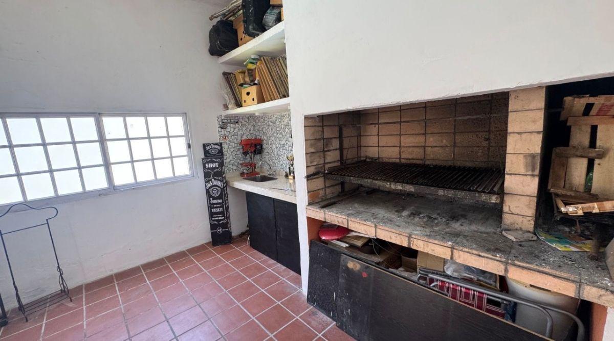 A LA VENTA - PH 3 AMBIENTES - PB CON COCHERA CUBIERTA - OPORTUNIDAD