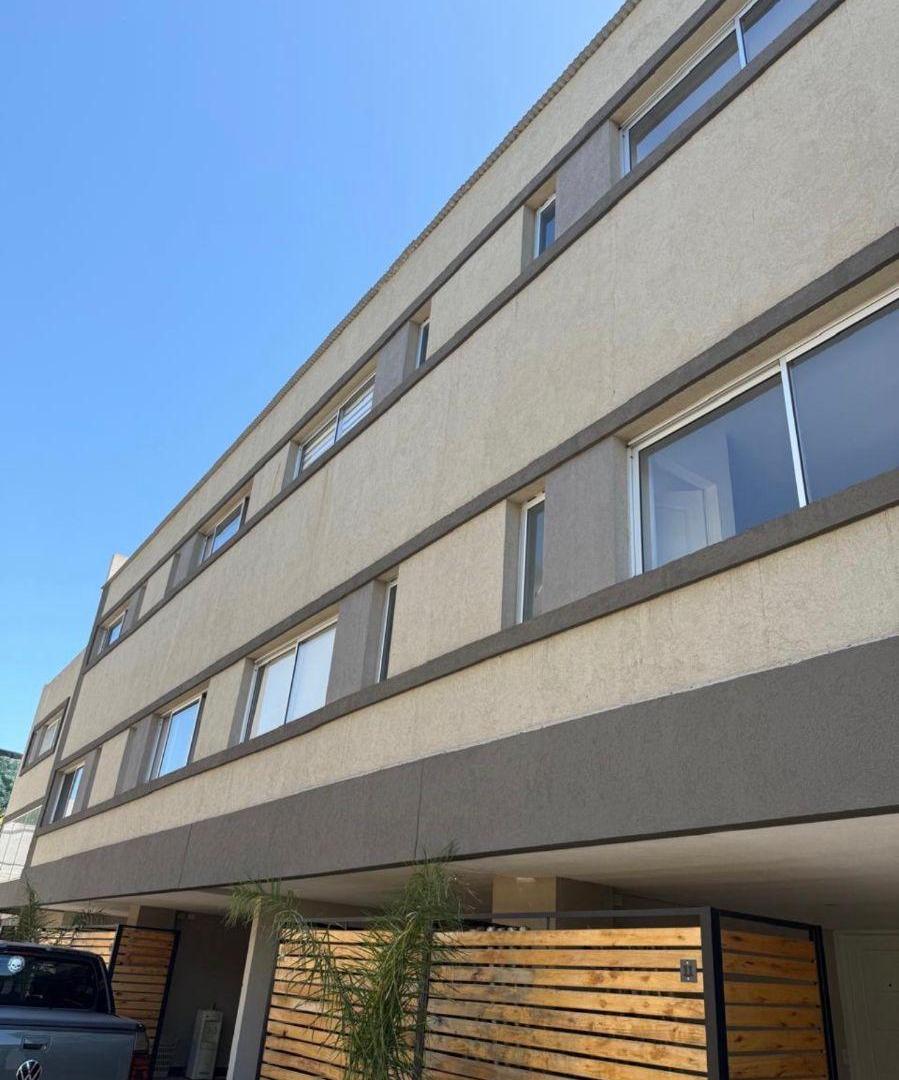 A LA VENTA - DUPLEX 3 AMBIENTES CON COCHERA- A ESTRENAR