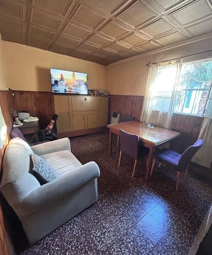 A LA VENTA - PROPIEDAD EN GRAN LOTE DE TERRENO - A REFACCIONAR 2