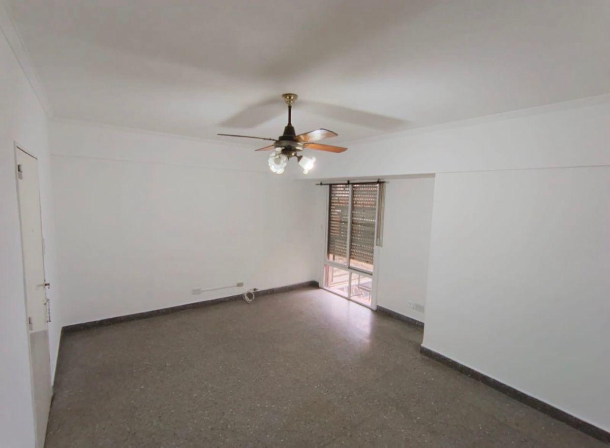 Foto de A LA VENTA - DEPARTAMENTO 2 AMBIENTES - INMEJORABLE ZONA - Expensas, imagen 2