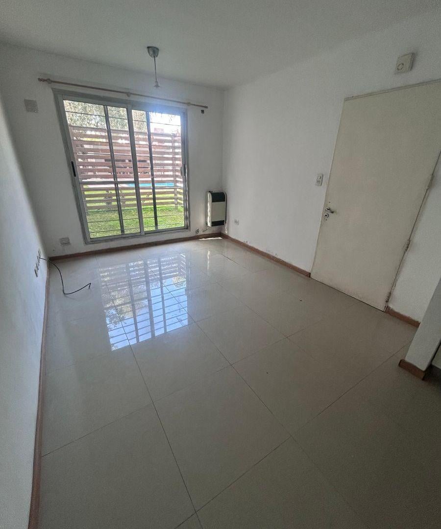 Foto de EN ALQUILER - MONOAMBIENTE EN PLANTA BAJA, imagen 2