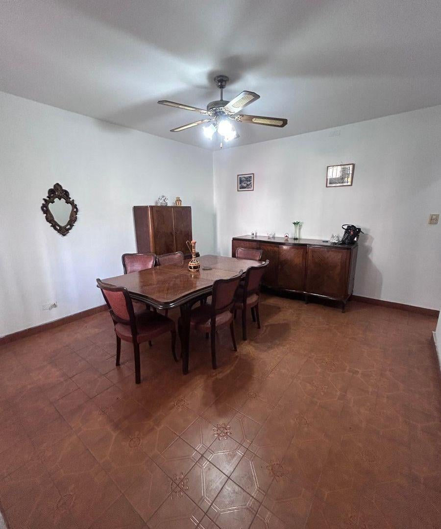 Foto de A LA VENTA - EXCELENTE PROPIEDAD 3 AMBIENTES + DEPTO 2 AMB AL FONDO, imagen 4