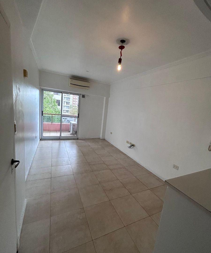 Foto de EN ALQUILER - SEMIPISO 2 AMBIENTES - EXCELENTE ESTADO - LANÚS CENTRO, imagen 3